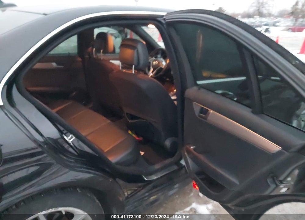 2013 MERCEDES-BENZ C 300 VIN: WDDGF8AB9DG116439