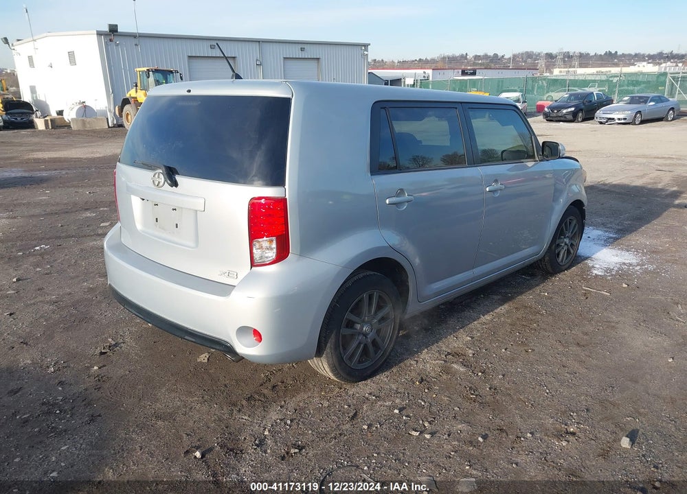 2013 SCION XB VIN: JTLZE4FE0DJ040196