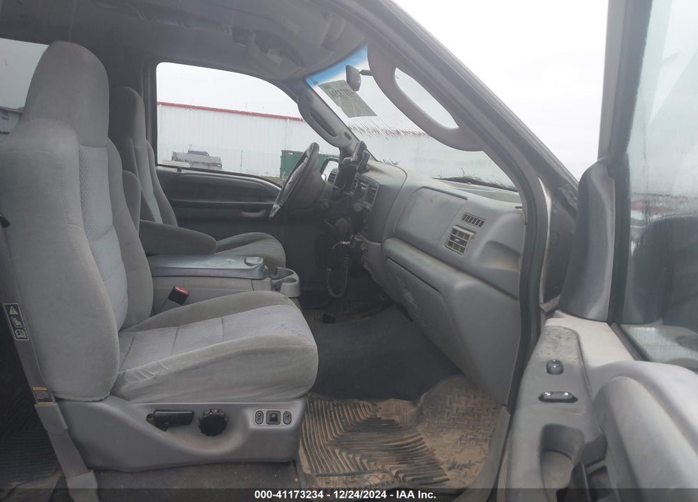 2004 FORD EXCURSION XLS/XLT VIN: 1FMNU41L54EB42097
