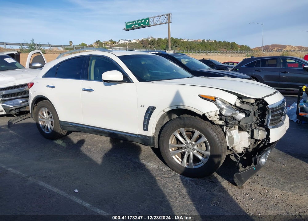 2014 INFINITI QX70 VIN: JN8CS1MW3EM413384