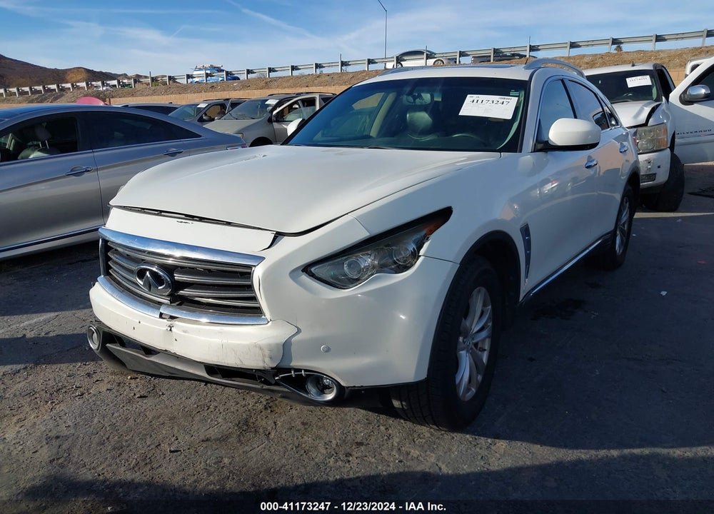 2014 INFINITI QX70 VIN: JN8CS1MW3EM413384