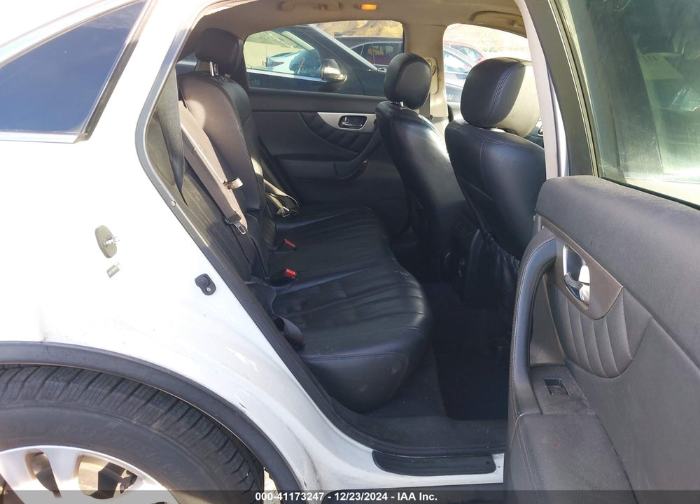 2014 INFINITI QX70 VIN: JN8CS1MW3EM413384