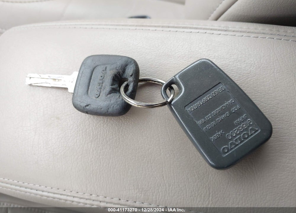 2003 VOLVO C70 LT VIN: YV1NC63D23J036943