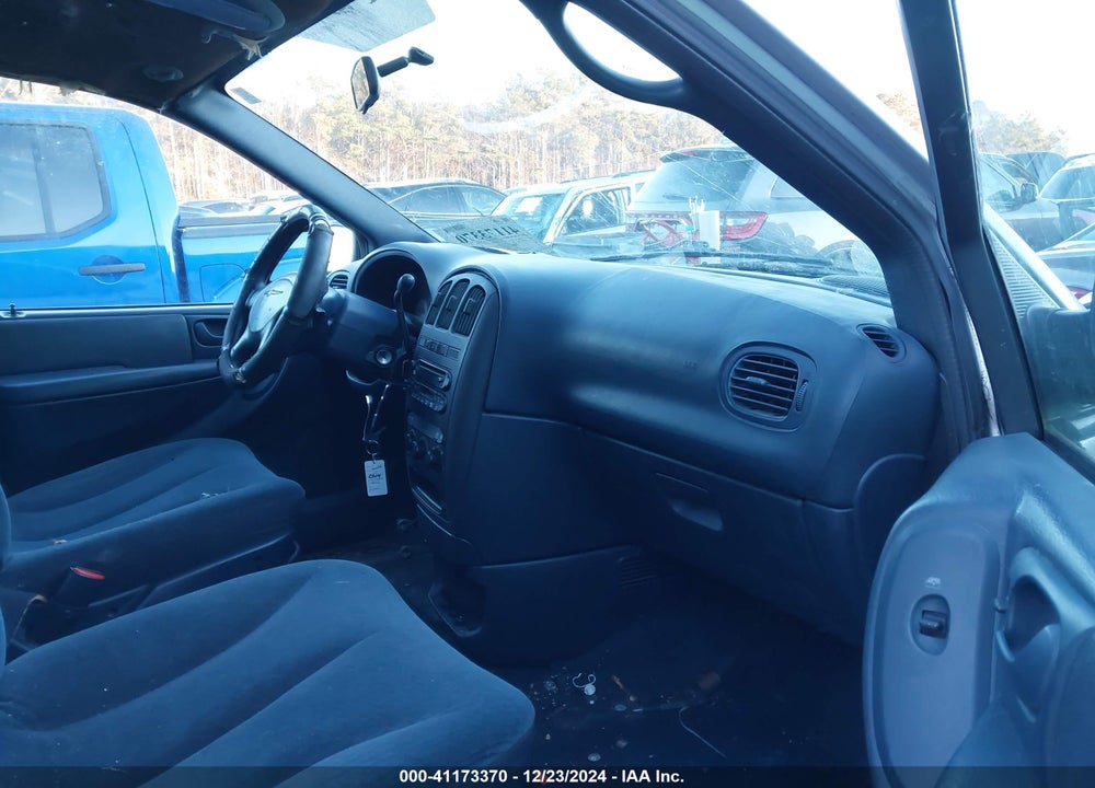 2003 CHRYSLER VOYAGER LX VIN: 1C4GJ45343B157058