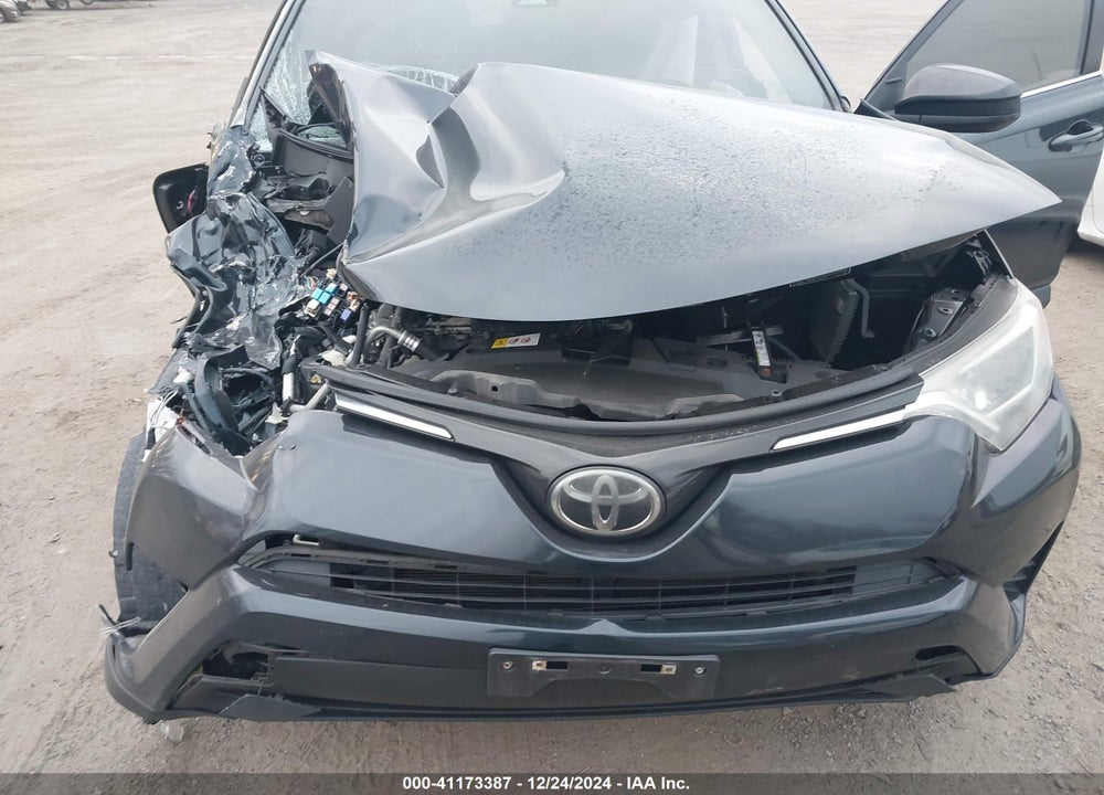 2017 TOYOTA RAV4 VIN: JTMZFREV9HJ111733