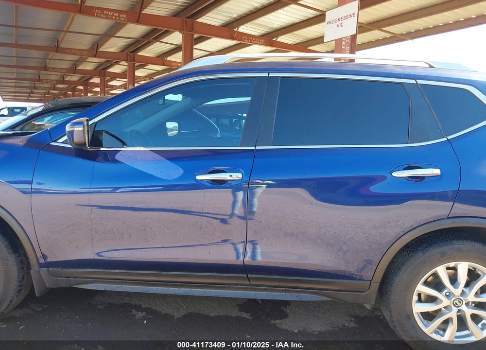 2017 NISSAN ROGUE SV VIN: JN8AT2MT2HW132945
