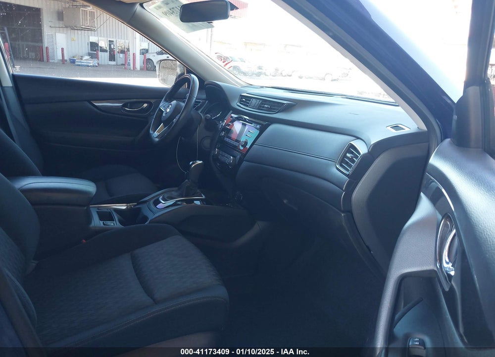 2017 NISSAN ROGUE SV VIN: JN8AT2MT2HW132945