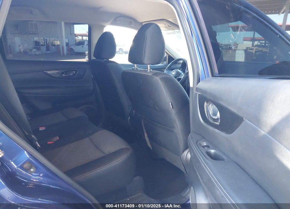 2017 NISSAN ROGUE SV VIN: JN8AT2MT2HW132945