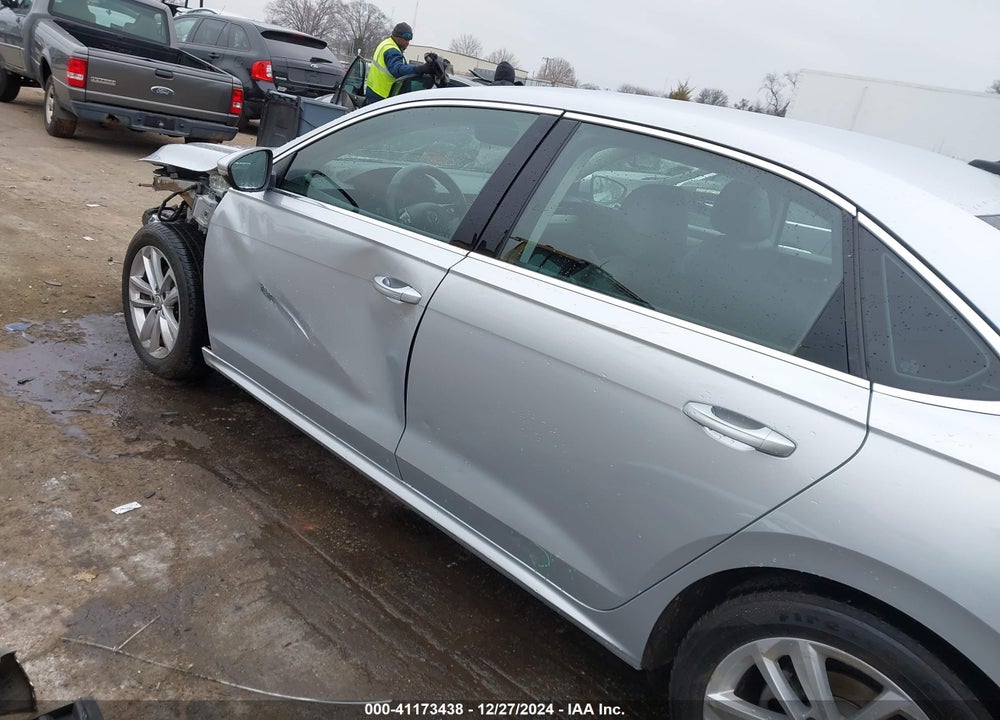 2020 VOLKSWAGEN PASSAT VIN: 1VWSA7A37LC020706