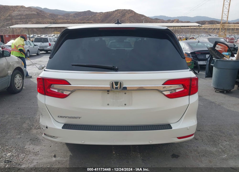 2018 HONDA ODYSSEY VIN: 5FNRL6H76JB084511