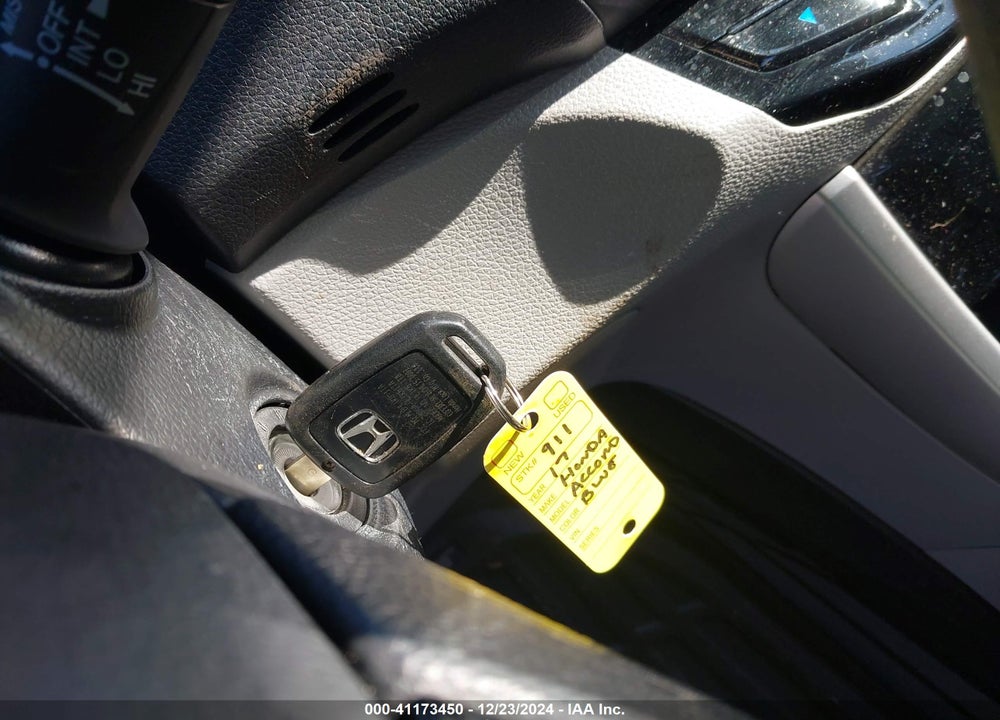 2017 HONDA ACCORD VIN: 1HGCR2F39HA239912