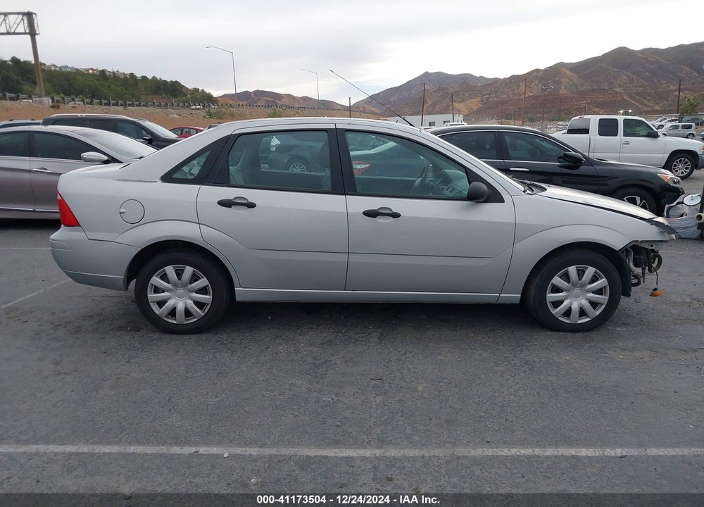 2005 FORD FOCUS ZX4 VIN: 1FAFP34N05W249535