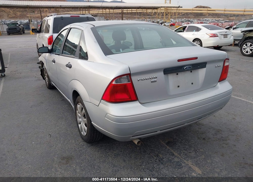 2005 FORD FOCUS ZX4 VIN: 1FAFP34N05W249535