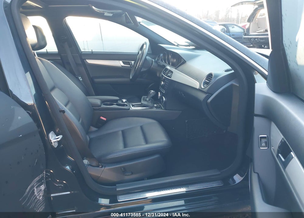 2013 MERCEDES-BENZ C 300 LUXURY 4MATIC/SPORT 4MATIC VIN: WDDGF8AB8DR288997