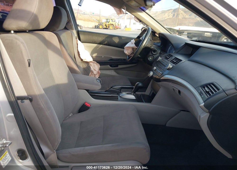 2011 HONDA ACCORD VIN: 1HGCP2F41BA140054
