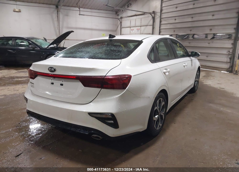 2019 KIA FORTE LXS VIN: 3KPF24AD6KE130680