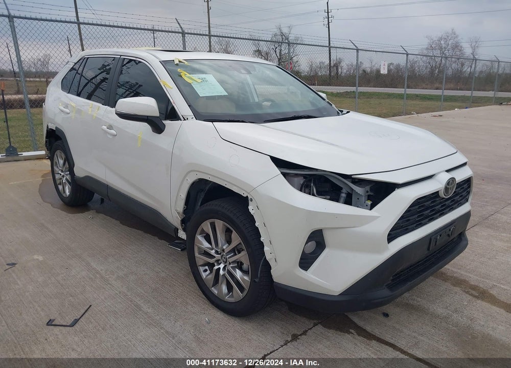 2021 TOYOTA RAV4 XLE PREMIUM VIN: 2T3C1RFV0MW114177