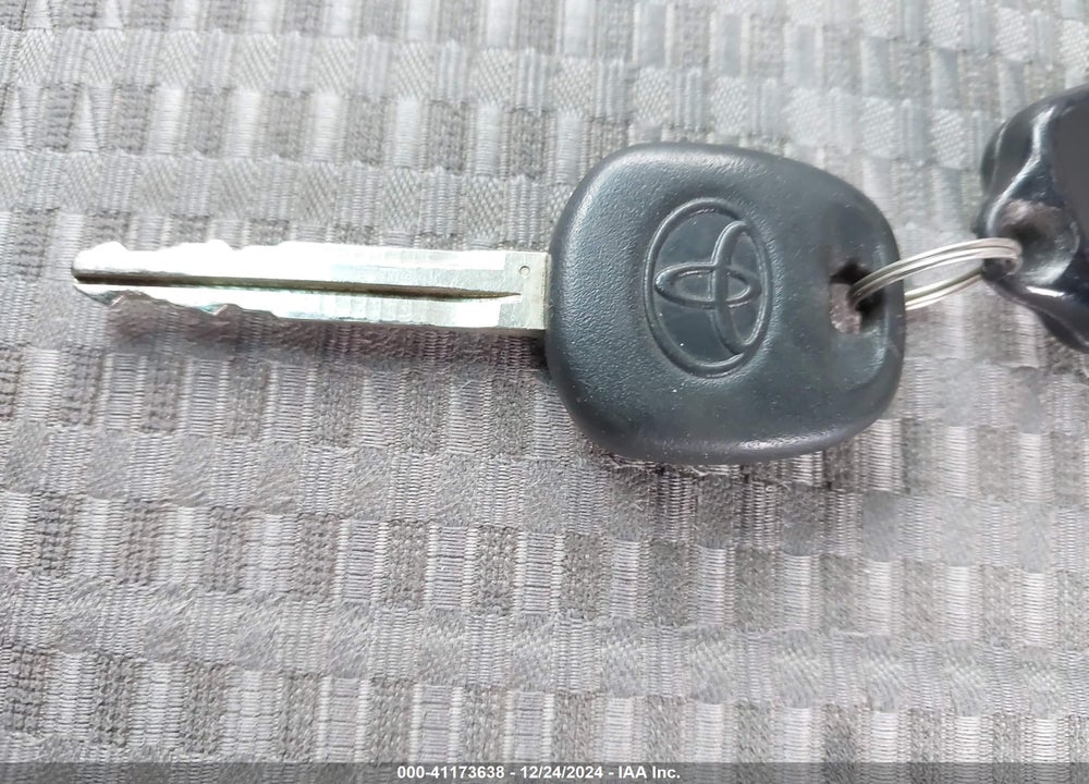 2006 TOYOTA 4RUNNER SR5 V6 VIN: JTEBU14RX60102745
