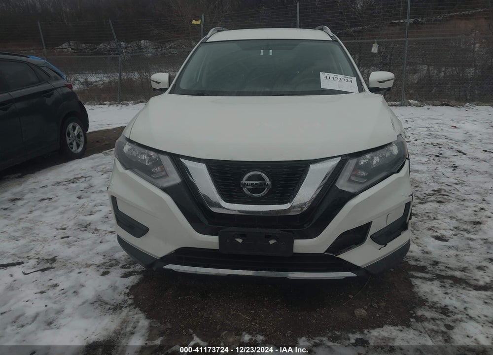 2018 NISSAN ROGUE SV VIN: KNMAT2MV3JP555191