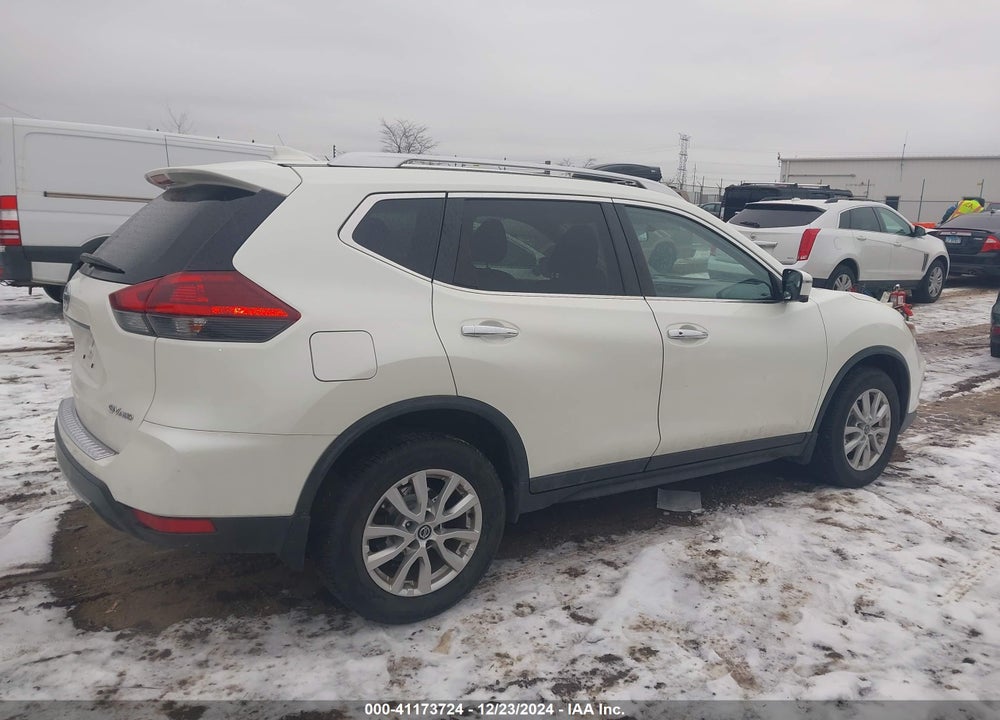 2018 NISSAN ROGUE SV VIN: KNMAT2MV3JP555191