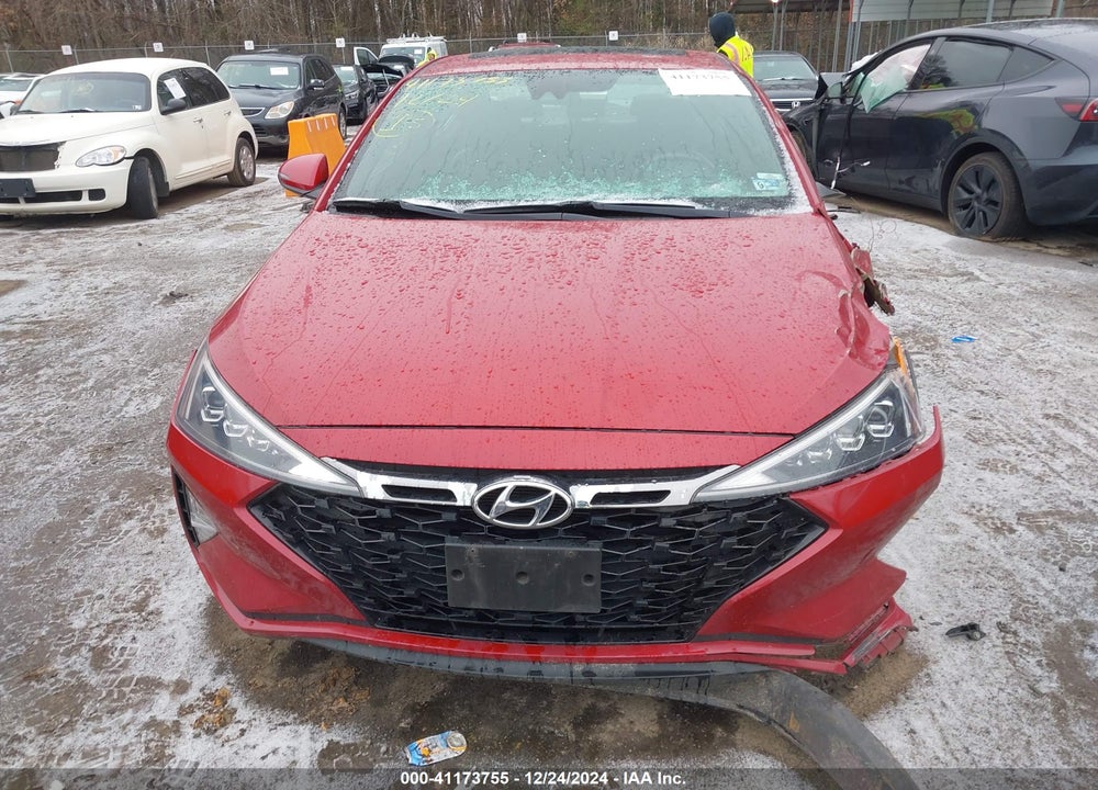 2019 HYUNDAI ELANTRA VIN: KMHD04LB9KU813625