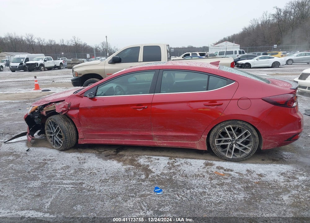 2019 HYUNDAI ELANTRA VIN: KMHD04LB9KU813625
