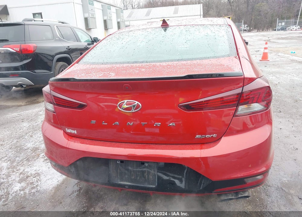 2019 HYUNDAI ELANTRA VIN: KMHD04LB9KU813625
