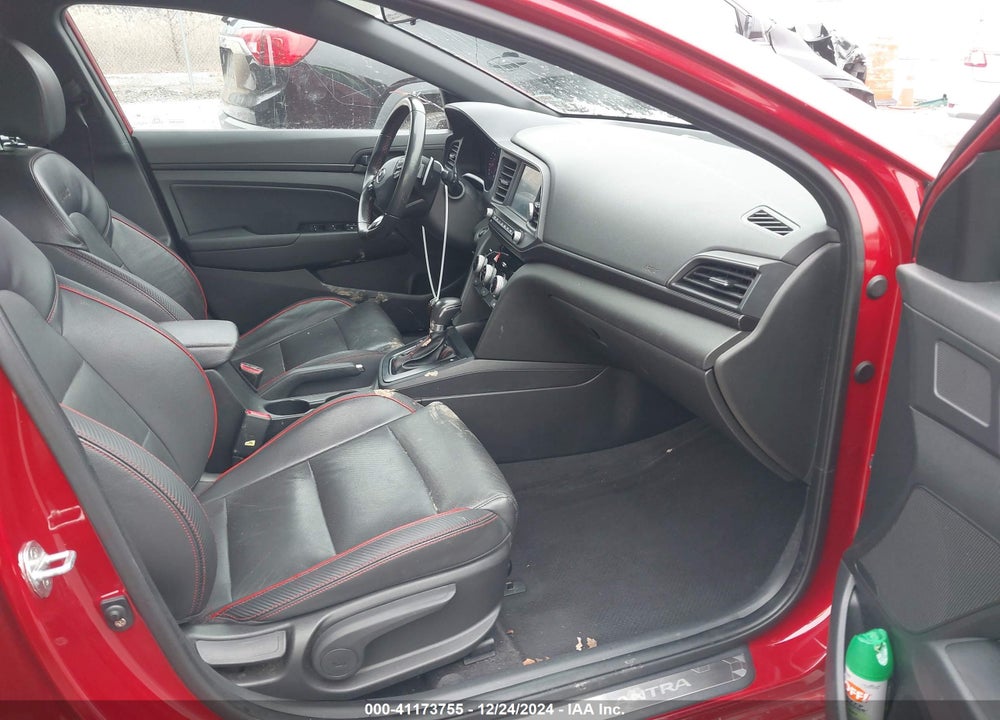 2019 HYUNDAI ELANTRA VIN: KMHD04LB9KU813625