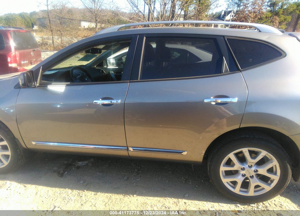 2013 NISSAN ROGUE SV W/SL PKG VIN: JN8AS5MV7DW658911