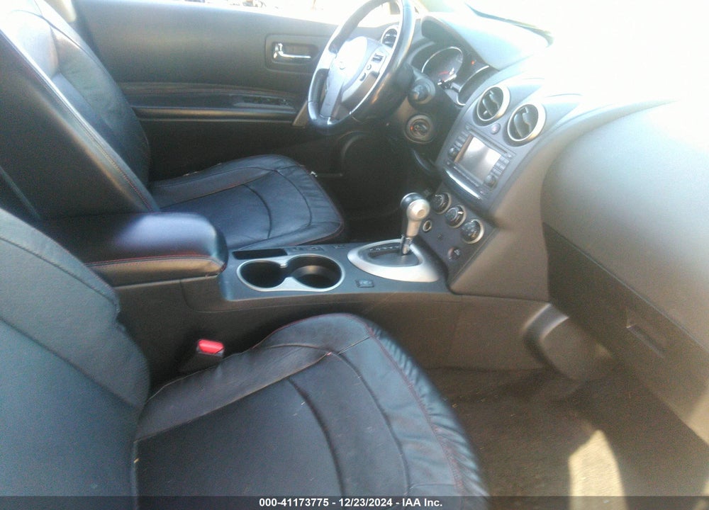 2013 NISSAN ROGUE SV W/SL PKG VIN: JN8AS5MV7DW658911