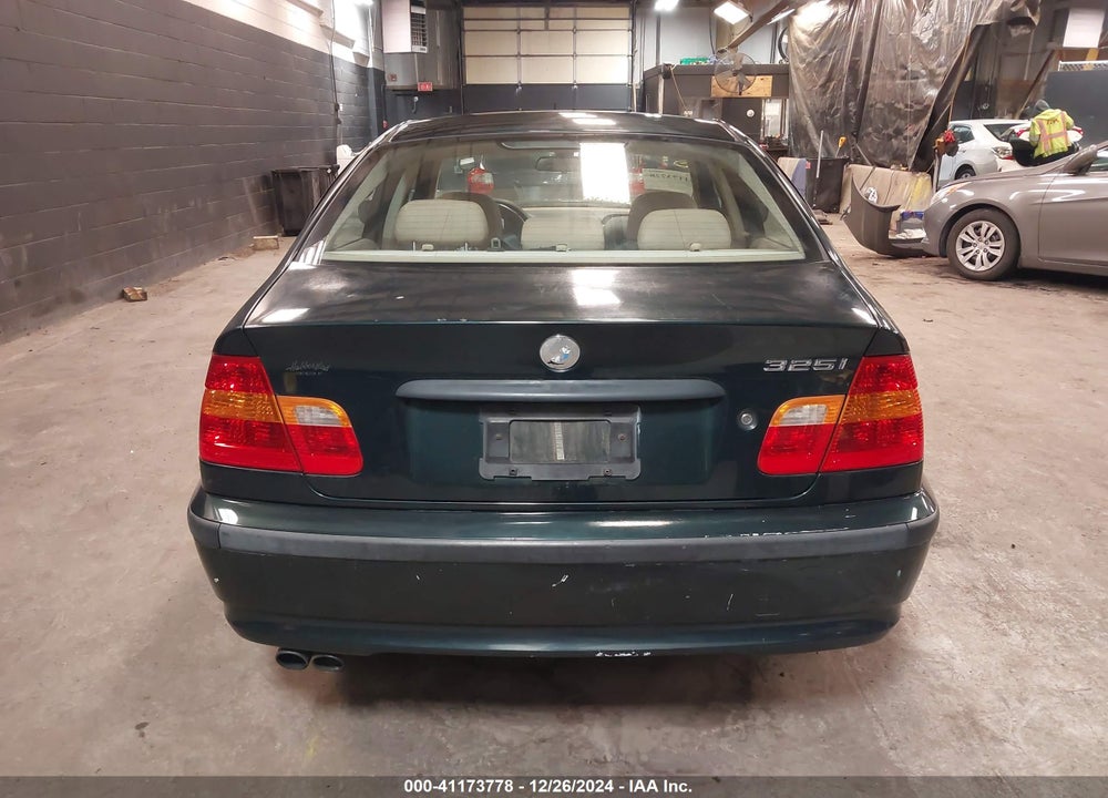 2005 BMW 325I VIN: WBAAZ33405KW76659