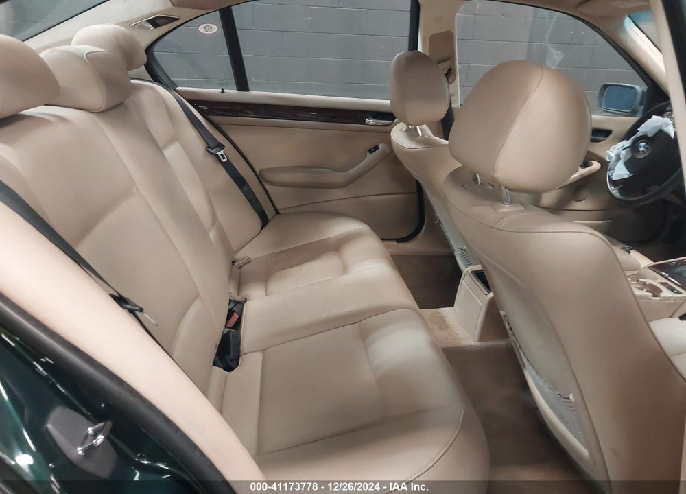 2005 BMW 325I VIN: WBAAZ33405KW76659