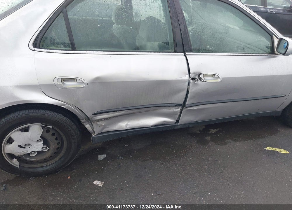 1999 HONDA ACCORD LX VIN: JHMCG6650XC034512