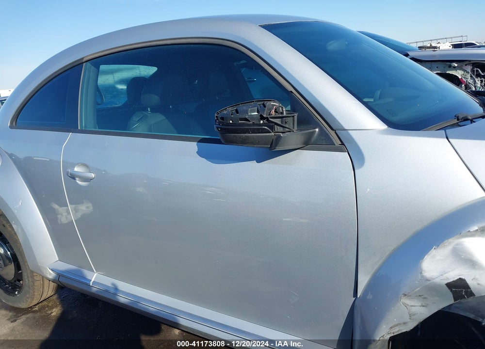2012 VOLKSWAGEN BEETLE 2.5L VIN: 3VWJX7AT1CM646356