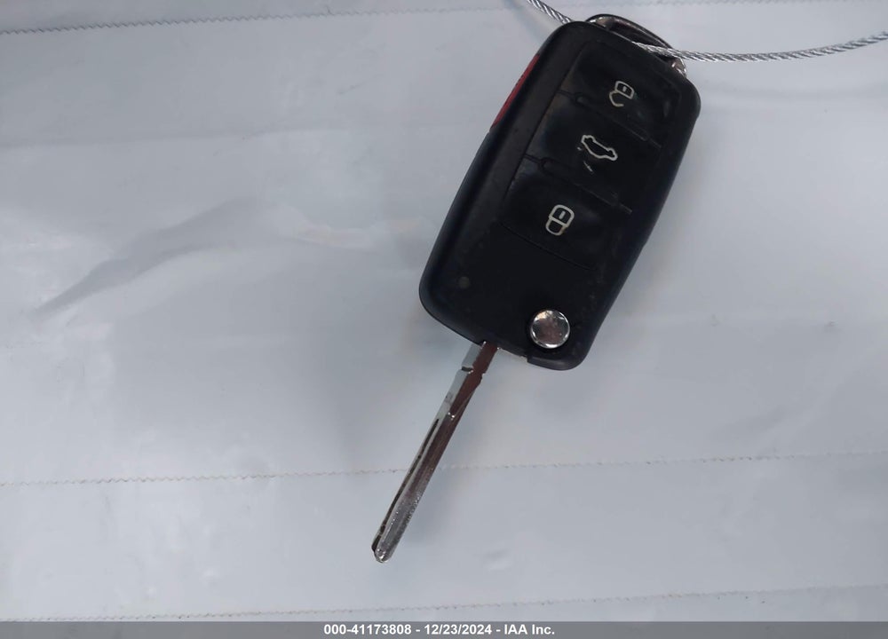 2012 VOLKSWAGEN BEETLE 2.5L VIN: 3VWJX7AT1CM646356