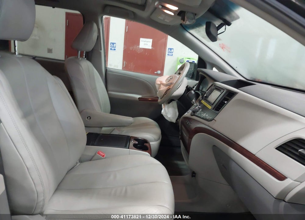 2014 TOYOTA SIENNA VIN: 5TDYK3DC8ES418233