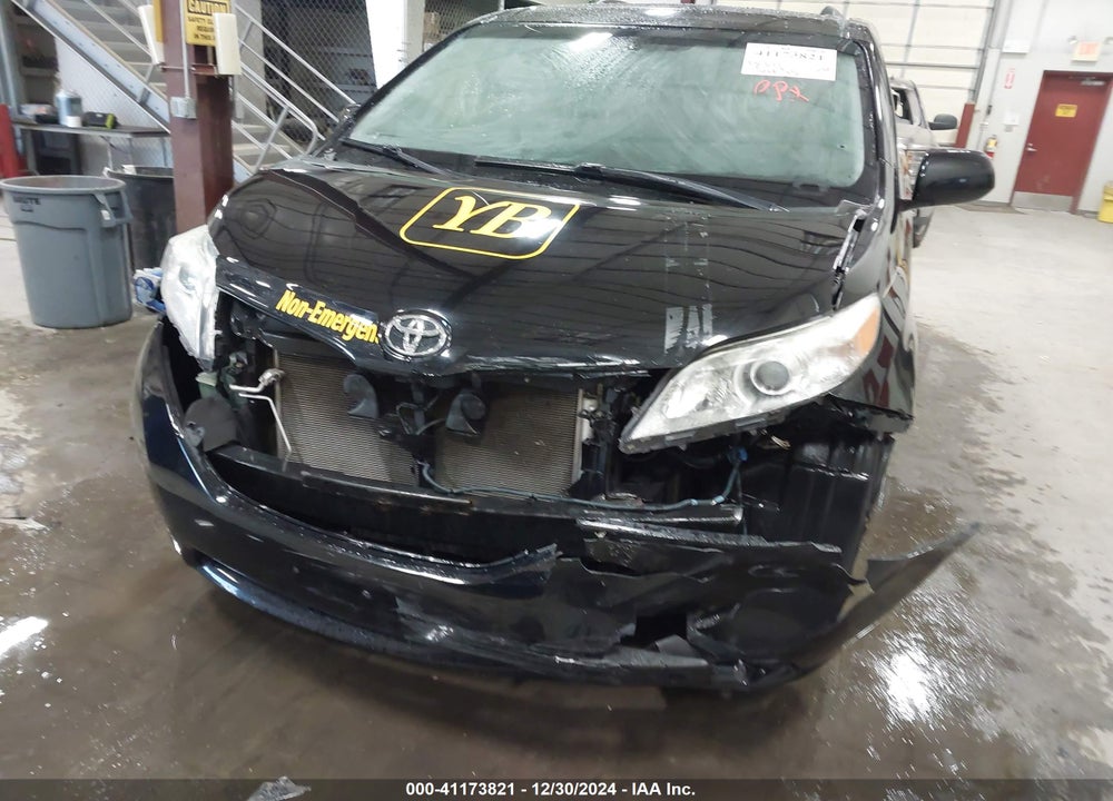 2014 TOYOTA SIENNA VIN: 5TDYK3DC8ES418233
