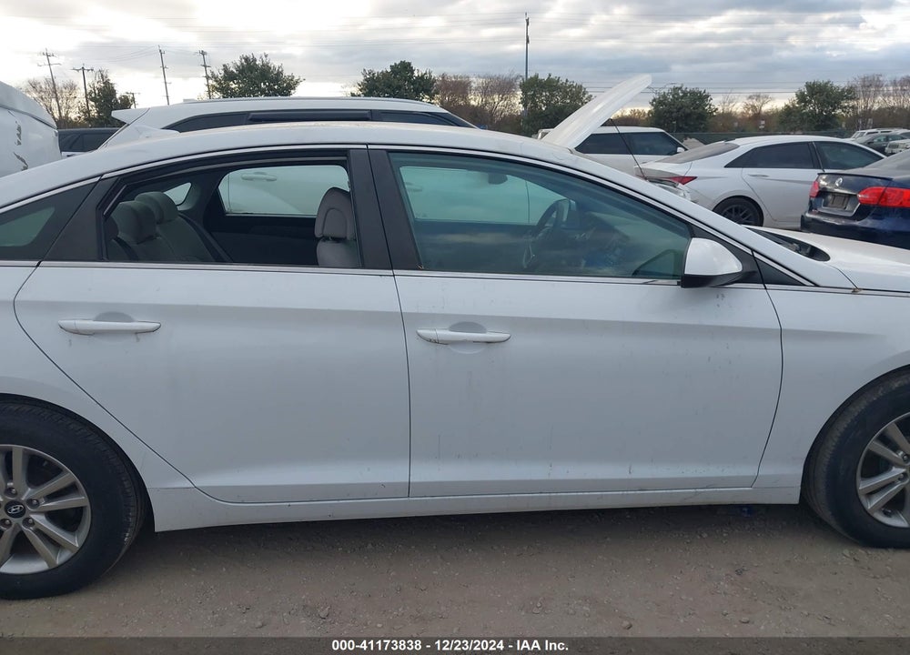2016 HYUNDAI SONATA VIN: 5NPE24AF7GH404579