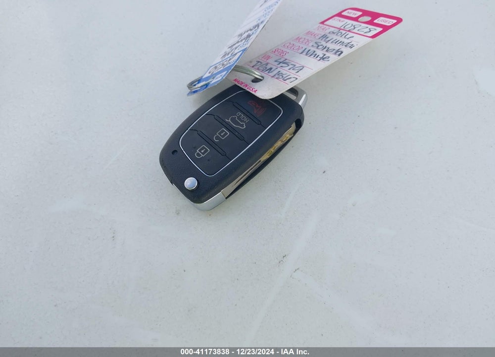 2016 HYUNDAI SONATA VIN: 5NPE24AF7GH404579