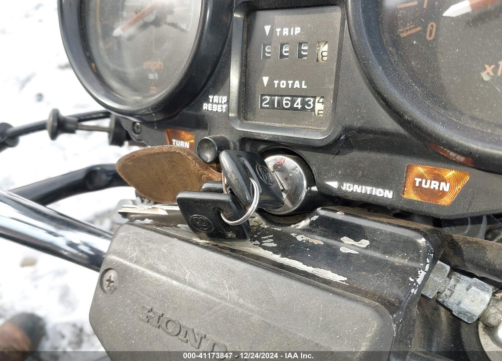1981 HONDA CB900 F VIN: JH2SC0104BM004912