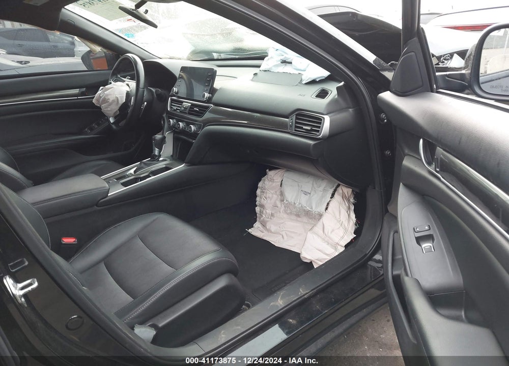 2018 HONDA ACCORD VIN: 1HGCV1F37JA184002