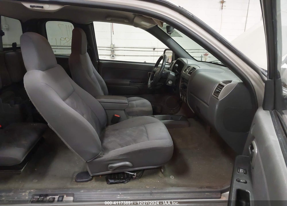 2004 CHEVROLET COLORADO LS VIN: 1GCDT196148159770