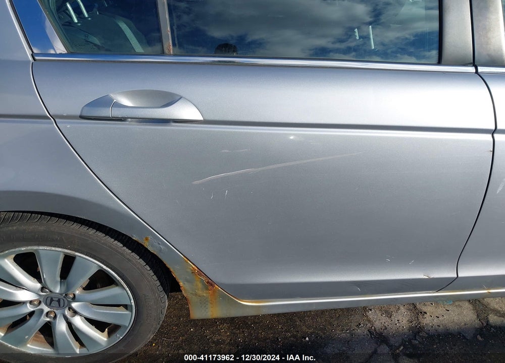2011 HONDA ACCORD 2.4 EX VIN: 1HGCP2E72BA060077