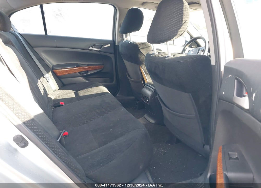 2011 HONDA ACCORD 2.4 EX VIN: 1HGCP2E72BA060077