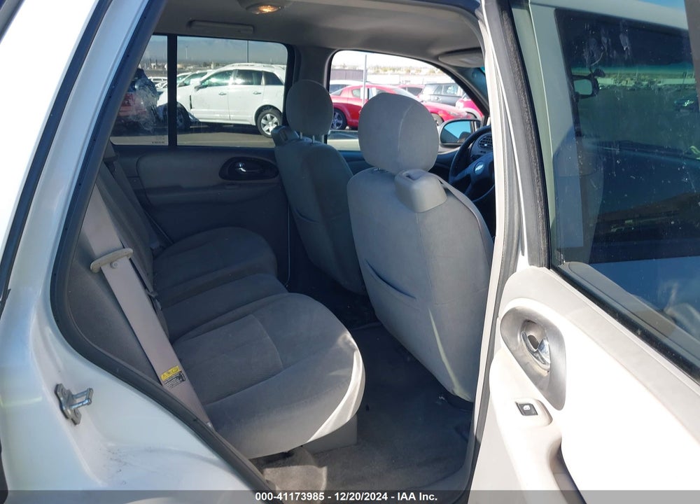 2005 CHEVROLET TRAILBLAZER LS VIN: 1GNDS13S952302811