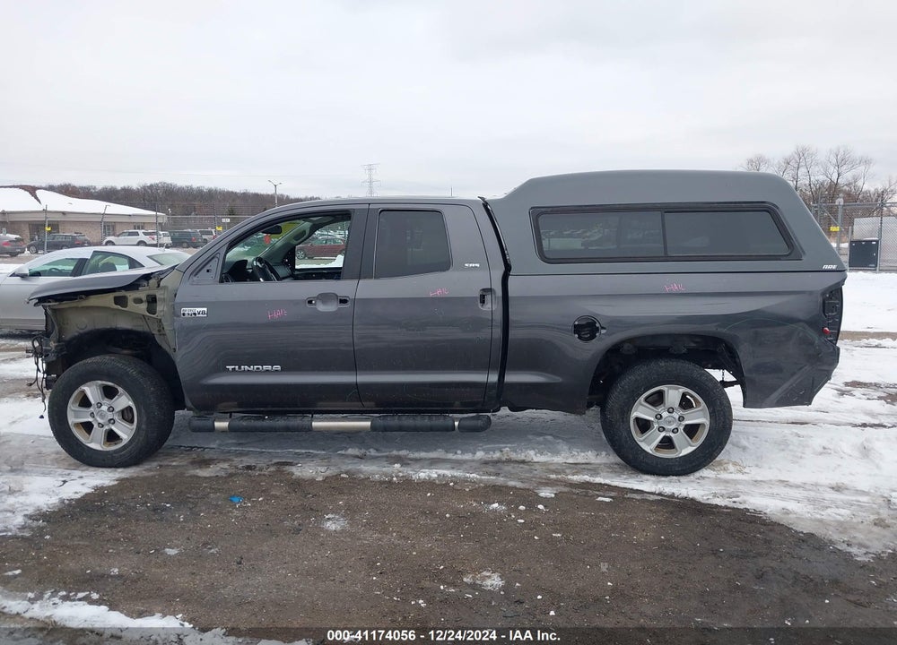 2017 TOYOTA TUNDRA SR5 5.7L V8 VIN: 5TFUW5F15HX592141