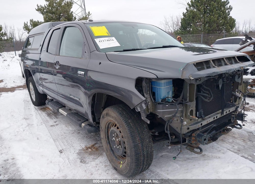 2017 TOYOTA TUNDRA SR5 5.7L V8 VIN: 5TFUW5F15HX592141