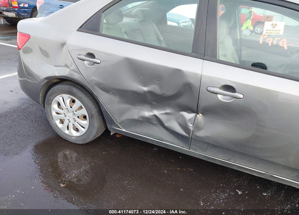 2011 KIA FORTE EX VIN: KNAFU4A2XB5453292