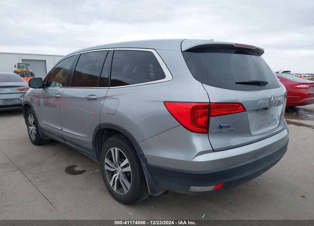 2018 HONDA PILOT EX-L VIN: 5FNYF5H8XJB031400
