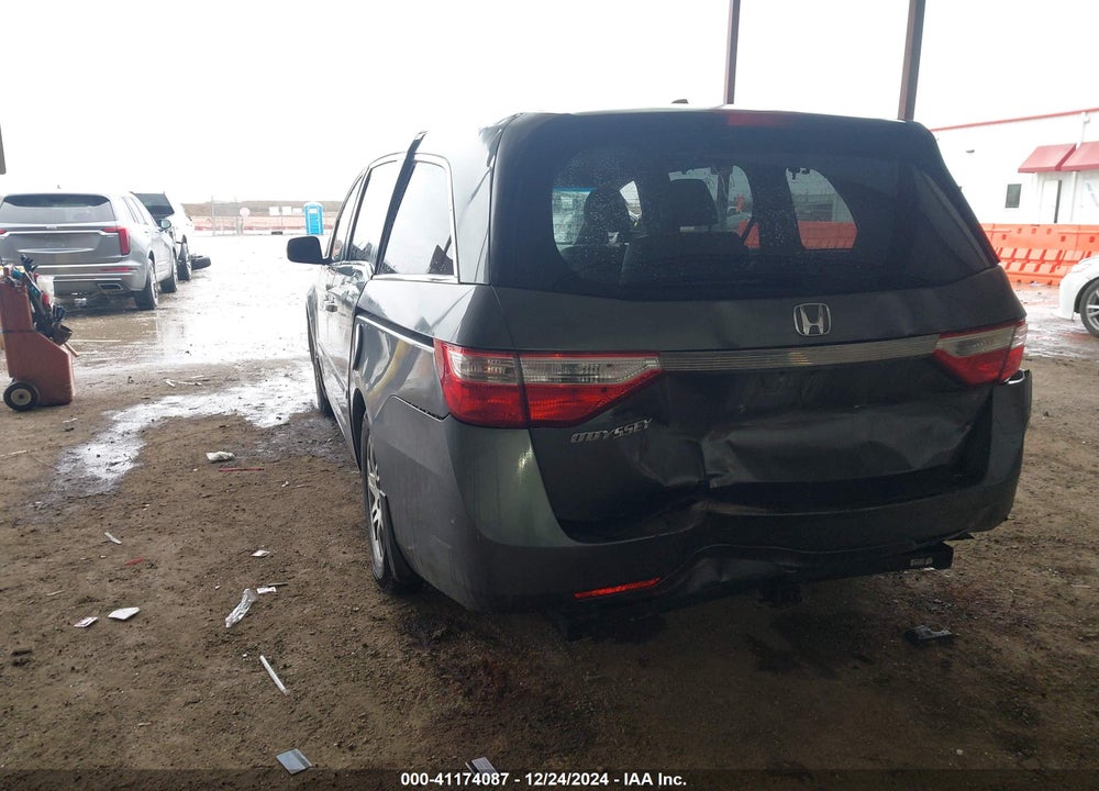 2011 HONDA ODYSSEY VIN: 5FNRL5H68BB086151